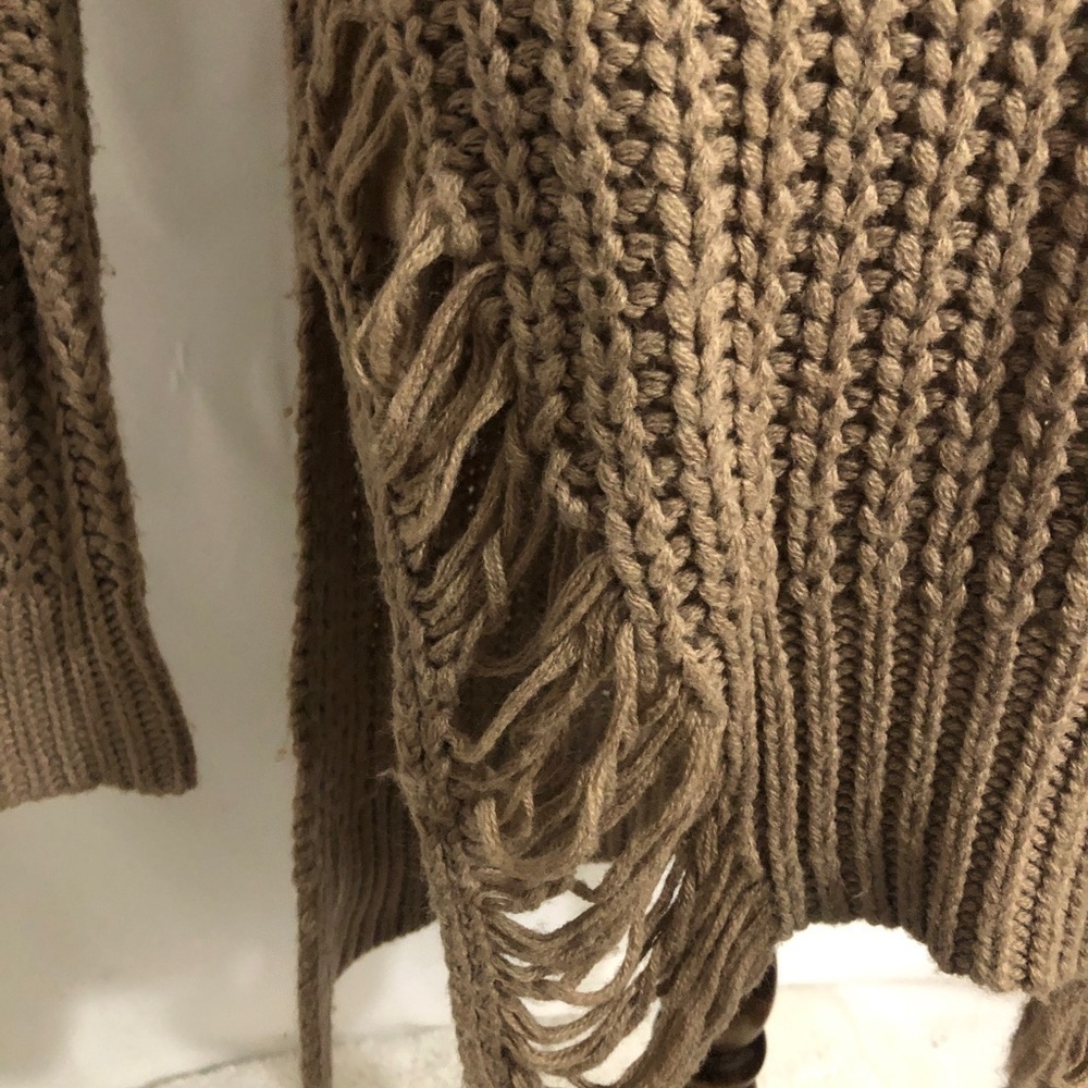 Womens Tan GUESS Sweater. Size XS. - Picture 3 of 8